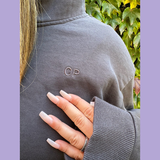 ESSENTIAL CROPPED HOODIE